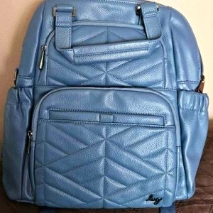 Lug Vegan Leather peta approved. Only used once. Backpacks aren't my thing 😕